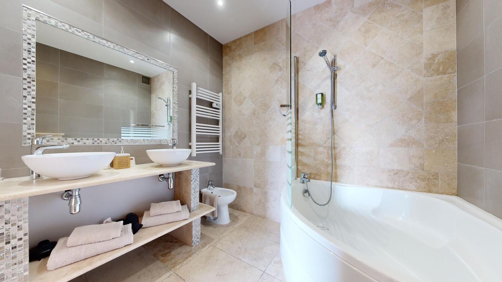 טורטור La Petite Auberge מראה חיצוני תמונה